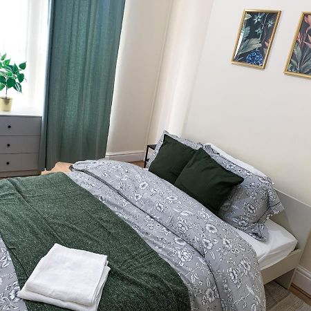 Large House Near Anfield & Liverpool Town ภายนอก รูปภาพ